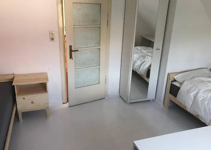 1 Apartment *